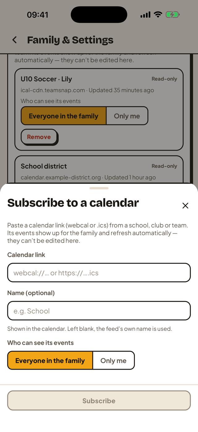 The ‘Subscribe to a calendar’ sheet in Gezin: Calendar link field, optional name, and the choice between Everyone in the family and Only me
